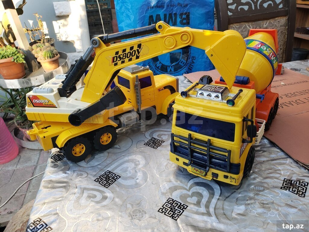Oyuncaq maşın (2)