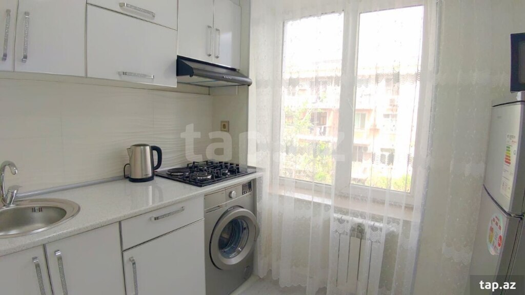 1-otaqlı mənzil kirayə verilir, 28 May m., 48 m² (12)