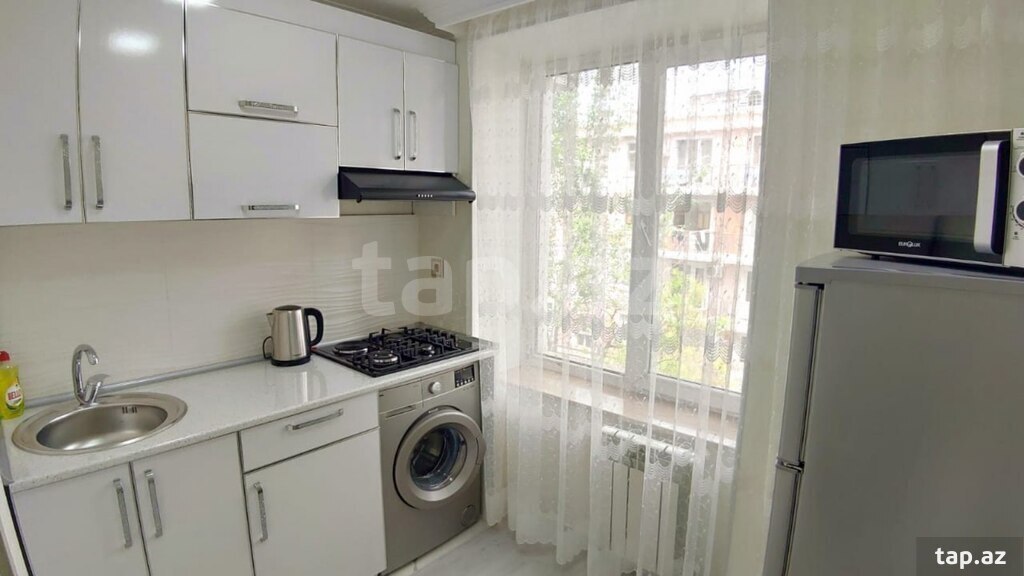 1-otaqlı mənzil kirayə verilir, 28 May m., 48 m² (13)