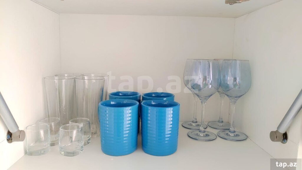 1-otaqlı mənzil kirayə verilir, 28 May m., 48 m² (19)