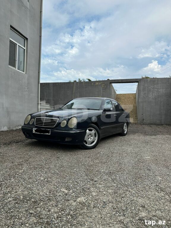 Mercedes E 320, 2000 il (2)