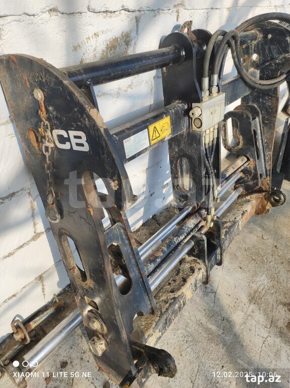 "Teleskop JCB 540" hidravlik çəngəli (2)