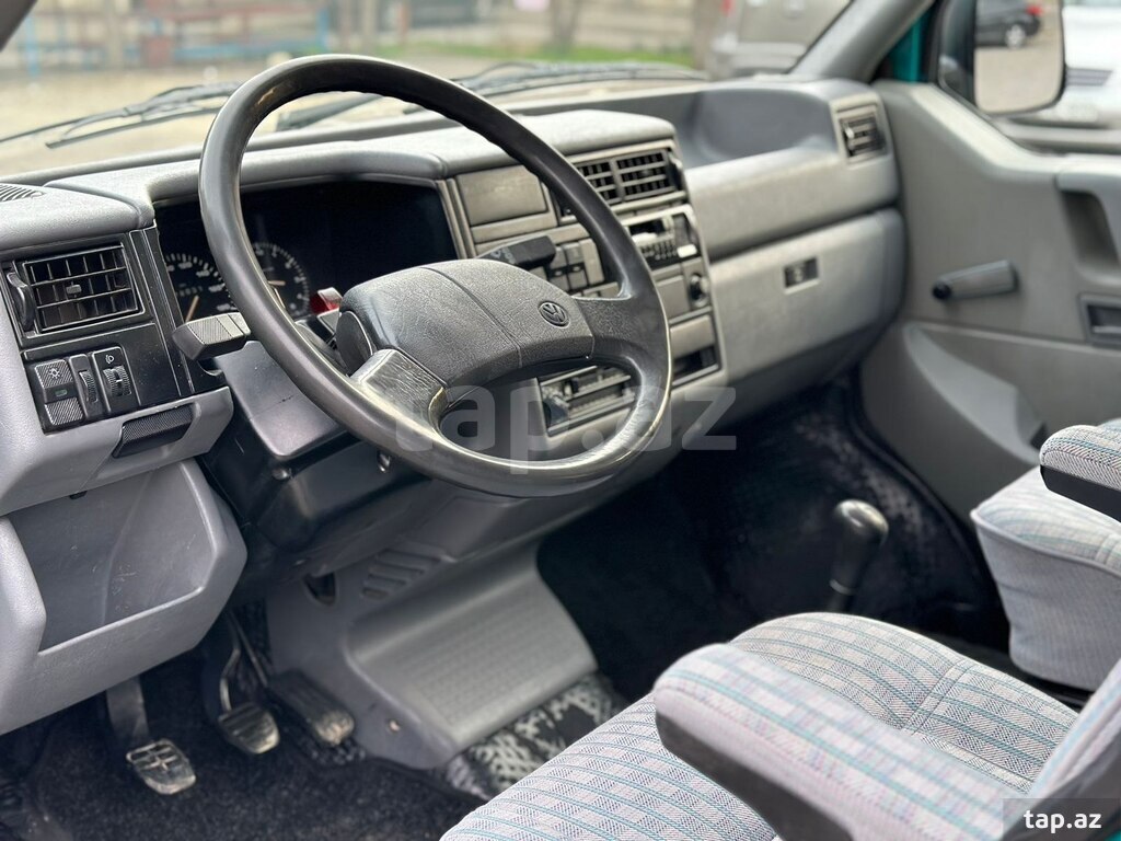 Volkswagen Multivan, 1992 il (11)