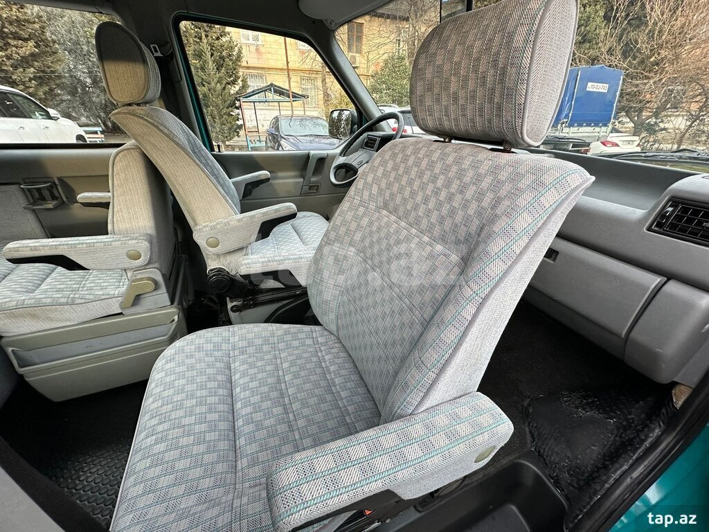 Volkswagen Multivan, 1992 il (13)