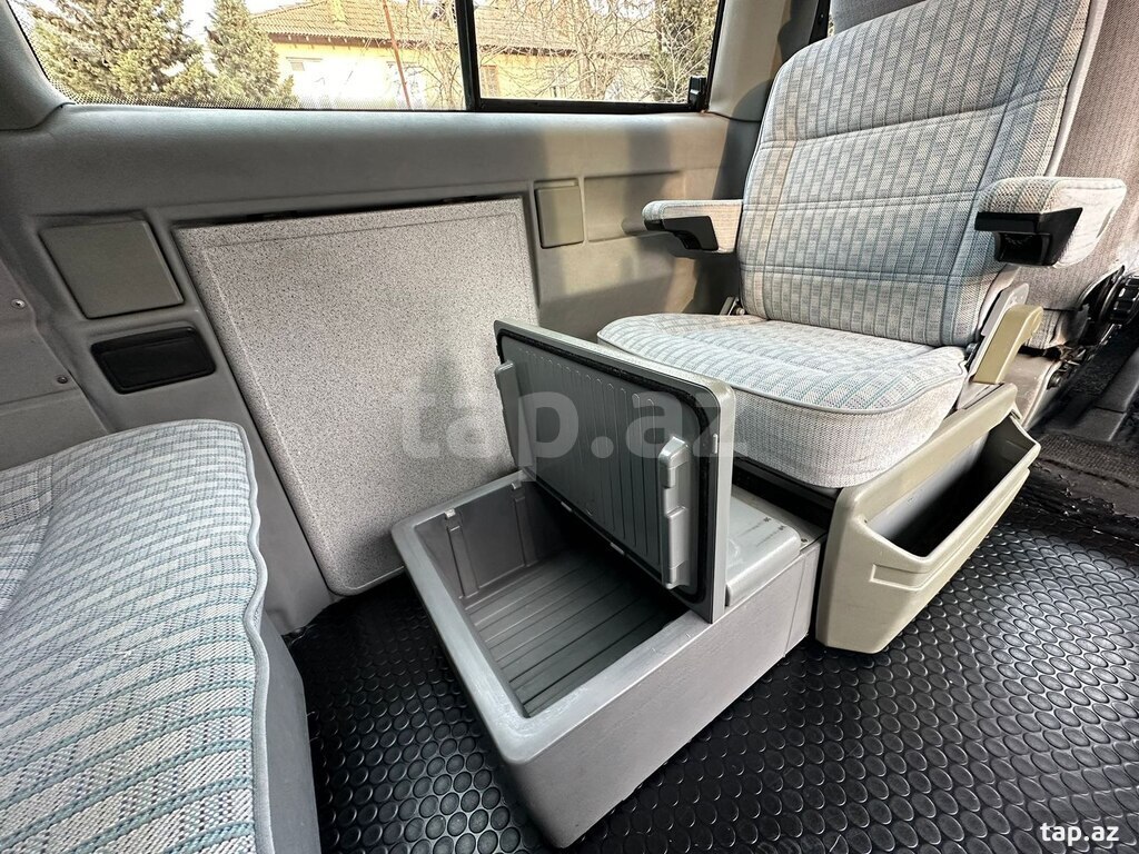 Volkswagen Multivan, 1992 il (16)