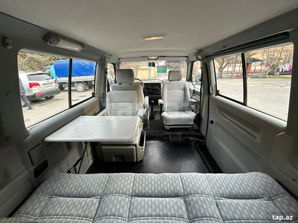 Volkswagen Multivan, 1992 il (15)