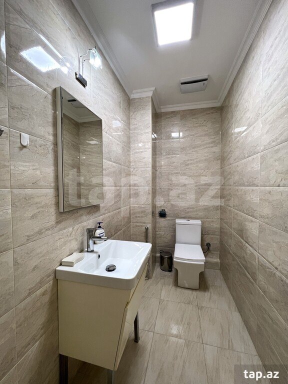 Сдается 3-комн. новостройка, пр. Нефтяников., 165 м² (12)