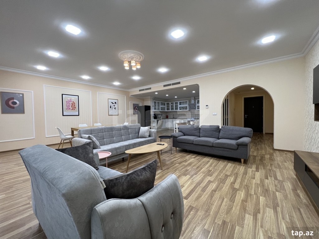 Сдается 3-комн. новостройка, пр. Нефтяников., 165 м² (4)