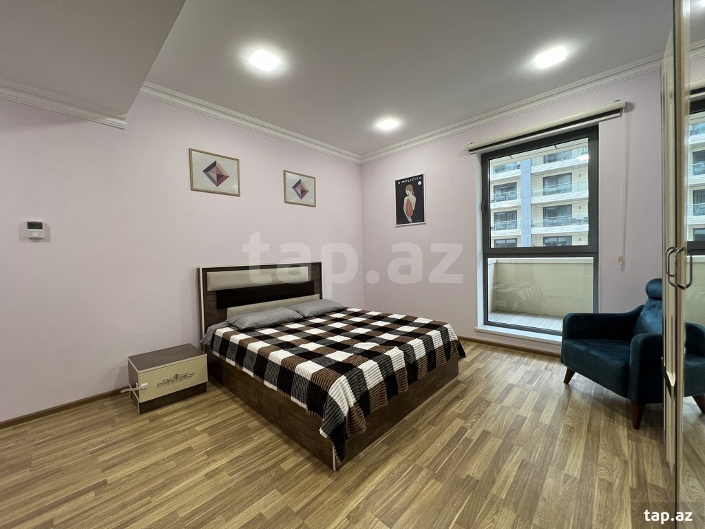 Сдается 3-комн. новостройка, пр. Нефтяников., 165 м² (14)