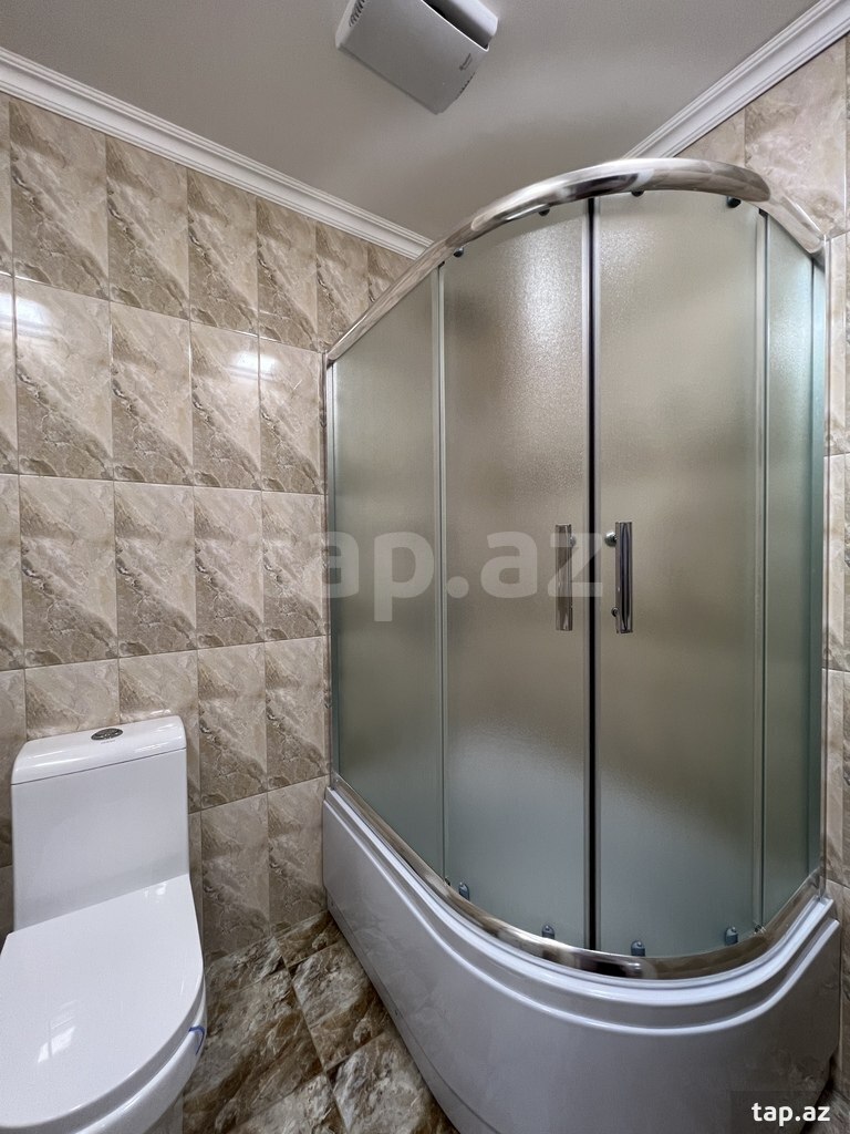 Сдается 3-комн. новостройка, пр. Нефтяников., 165 м² (16)