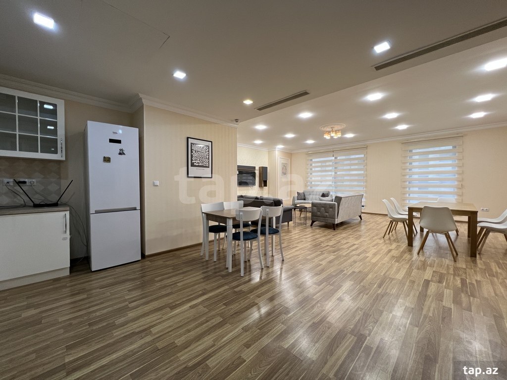 Сдается 3-комн. новостройка, пр. Нефтяников., 165 м² (10)