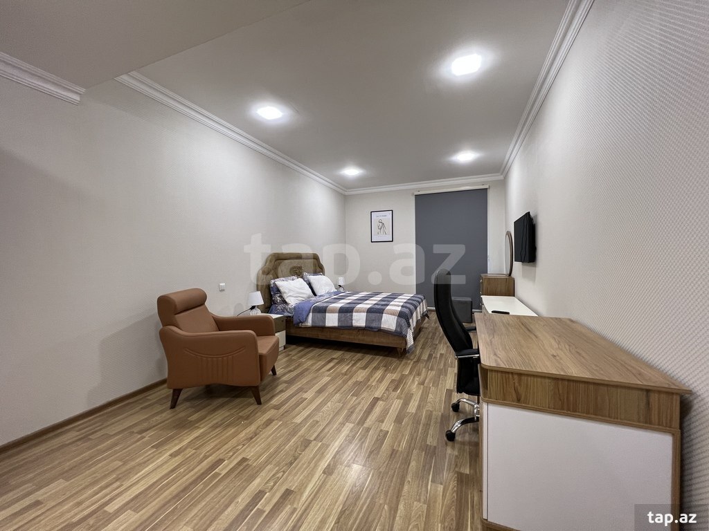 Сдается 3-комн. новостройка, пр. Нефтяников., 165 м² (20)