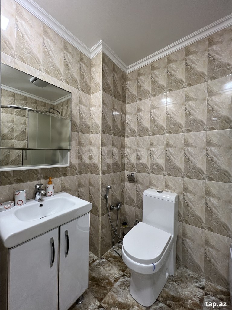 Сдается 3-комн. новостройка, пр. Нефтяников., 165 м² (15)