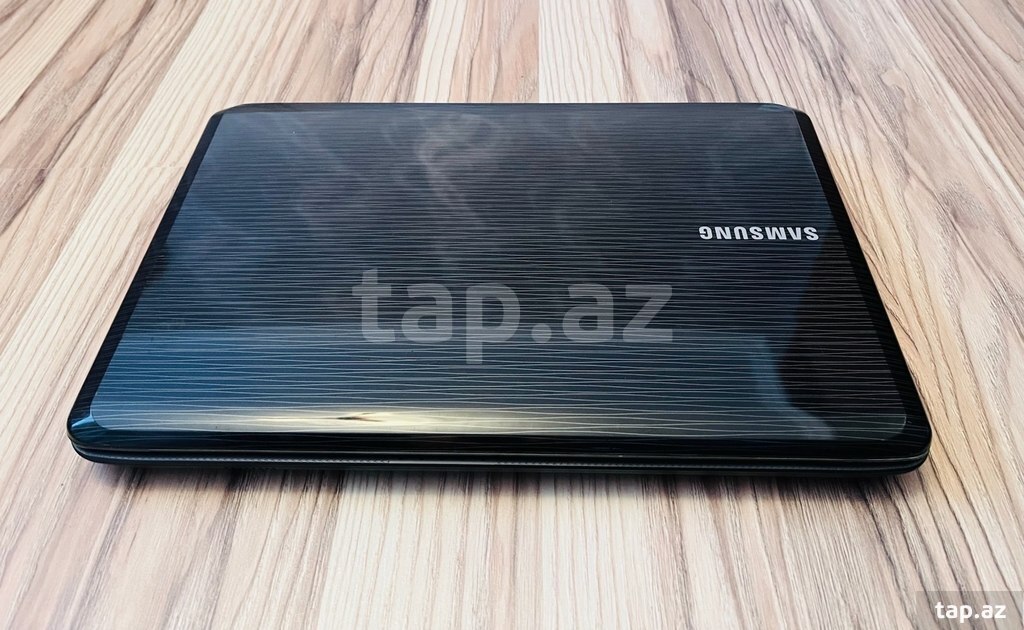 Samsung NP-R525 (2)