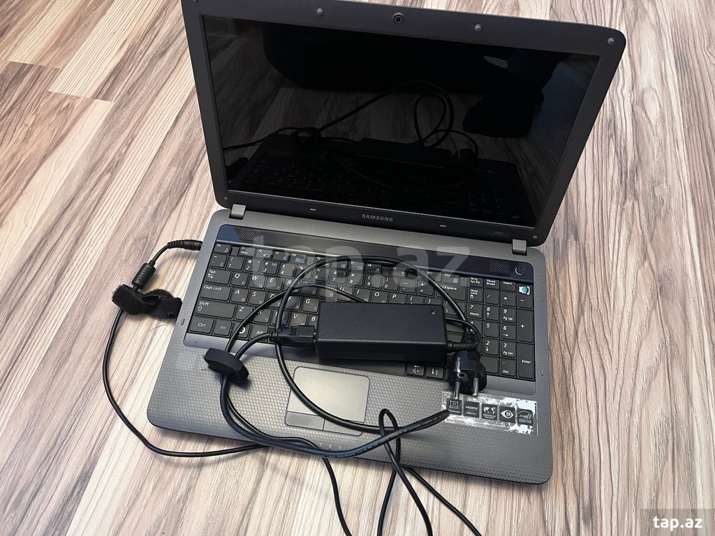 Samsung NP-R525 (9)