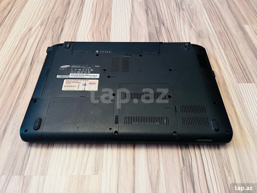 Samsung NP-R525 (5)