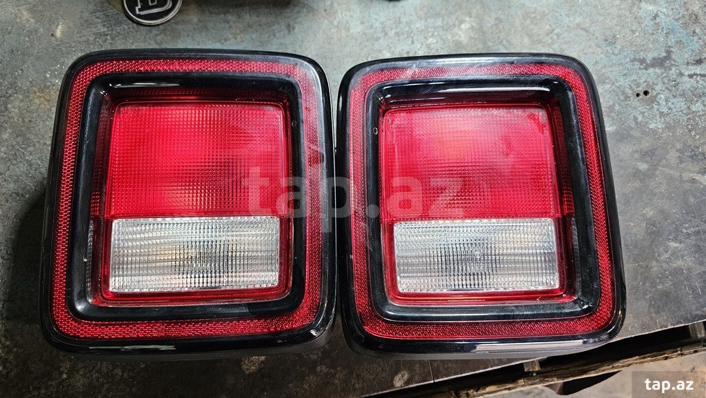 "Jeep Wrangler" stop işıqları