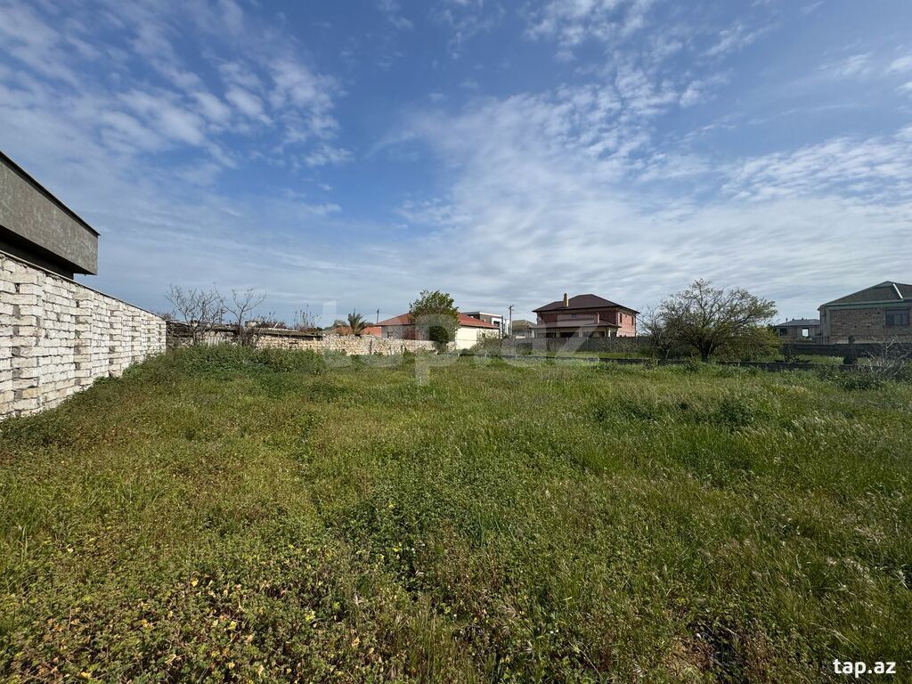 Torpaq satılır, Bakı