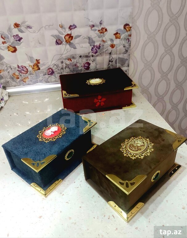 Ətir qabları və qutuları (21)