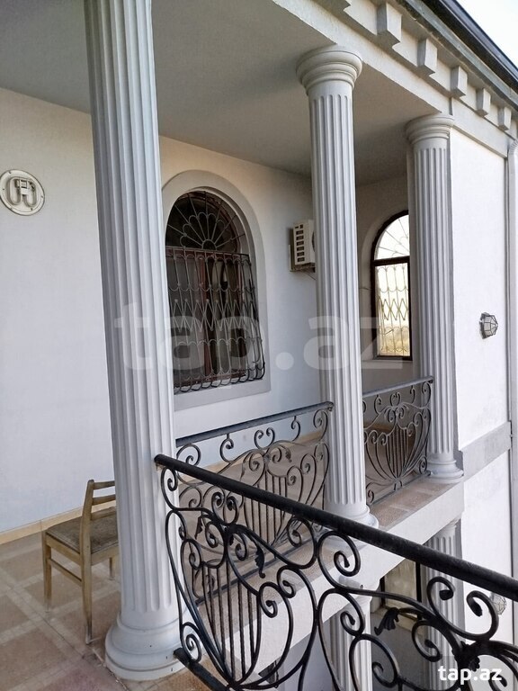 Bağ evi, Novxanı qəs.