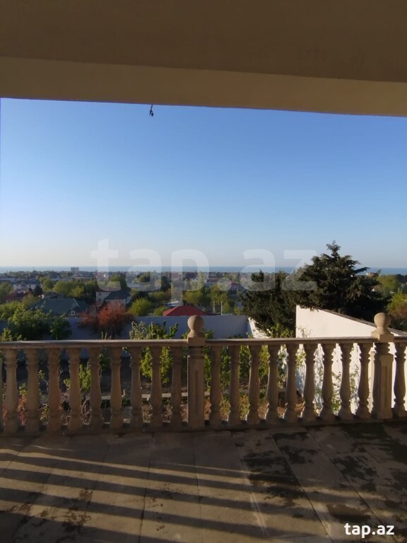 Bağ evi, Novxanı qəs.