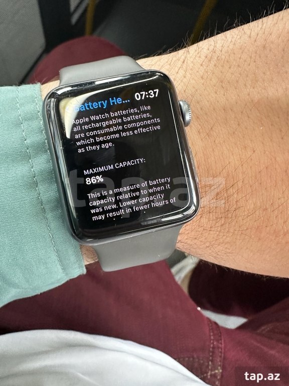 Apple Watch Series 3 Aluminum Space Gray 42mm