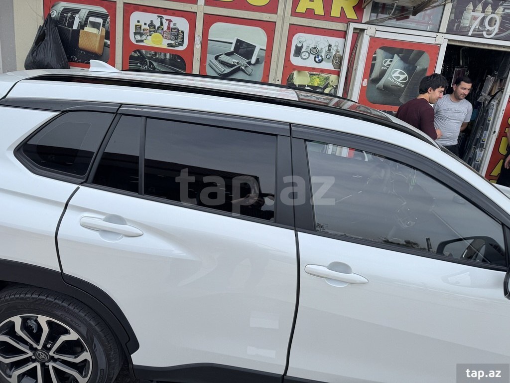 "Toyota Corolla Cross" küləklikləri  (2)