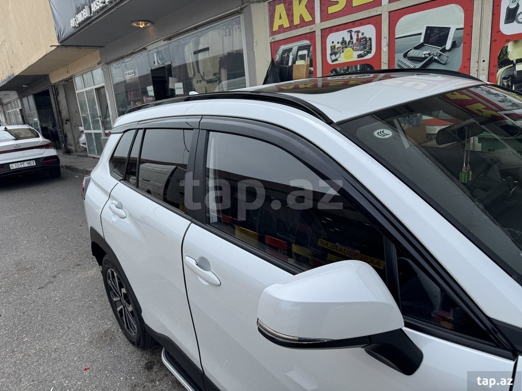 "Toyota Corolla Cross" küləklikləri  (5)