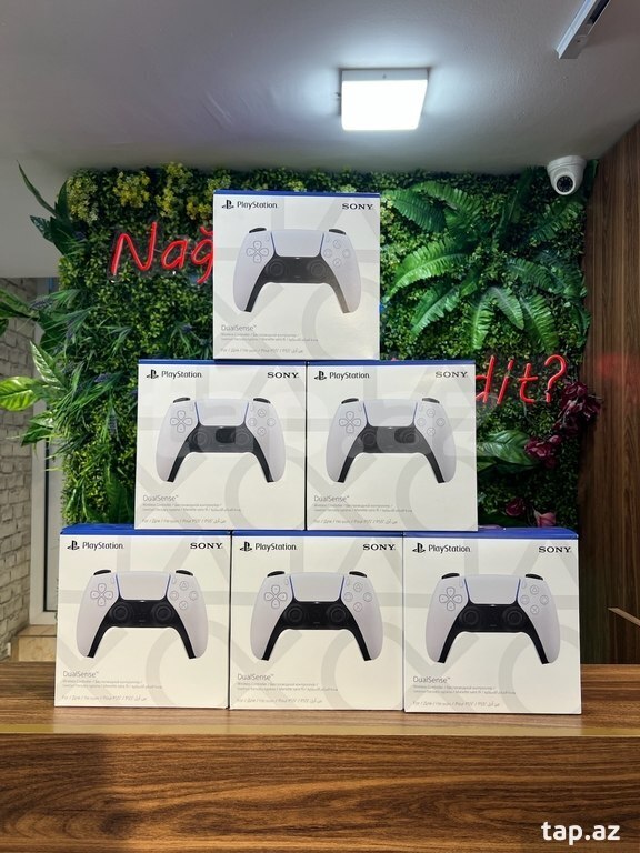 PS5 oyun joysticki