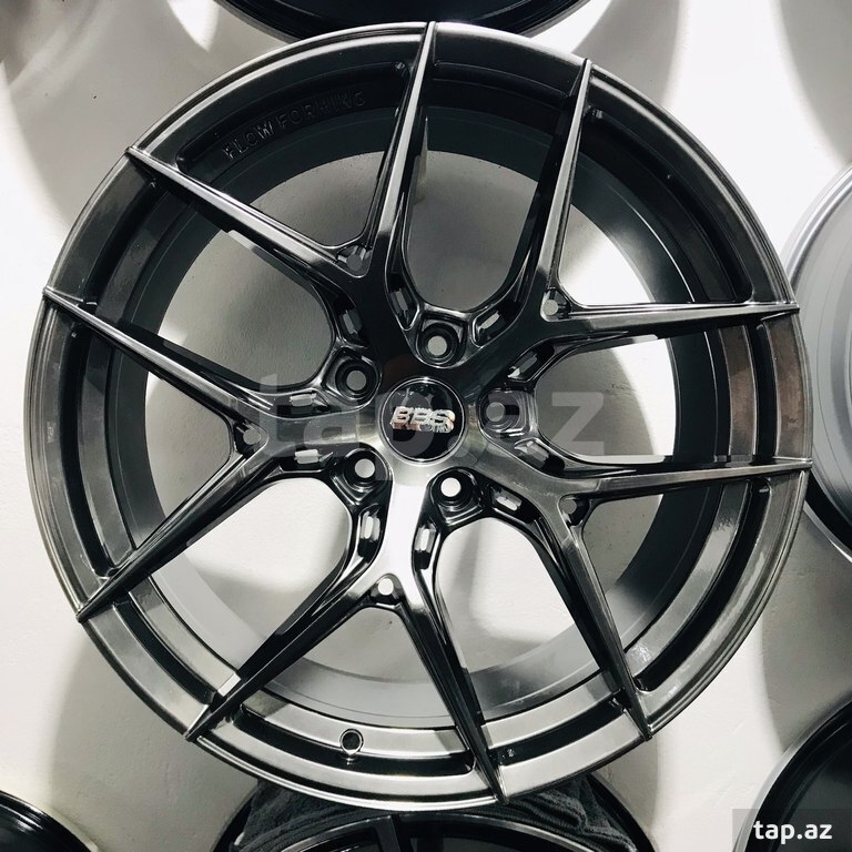"Volkswagen, Audi" diskləri R19