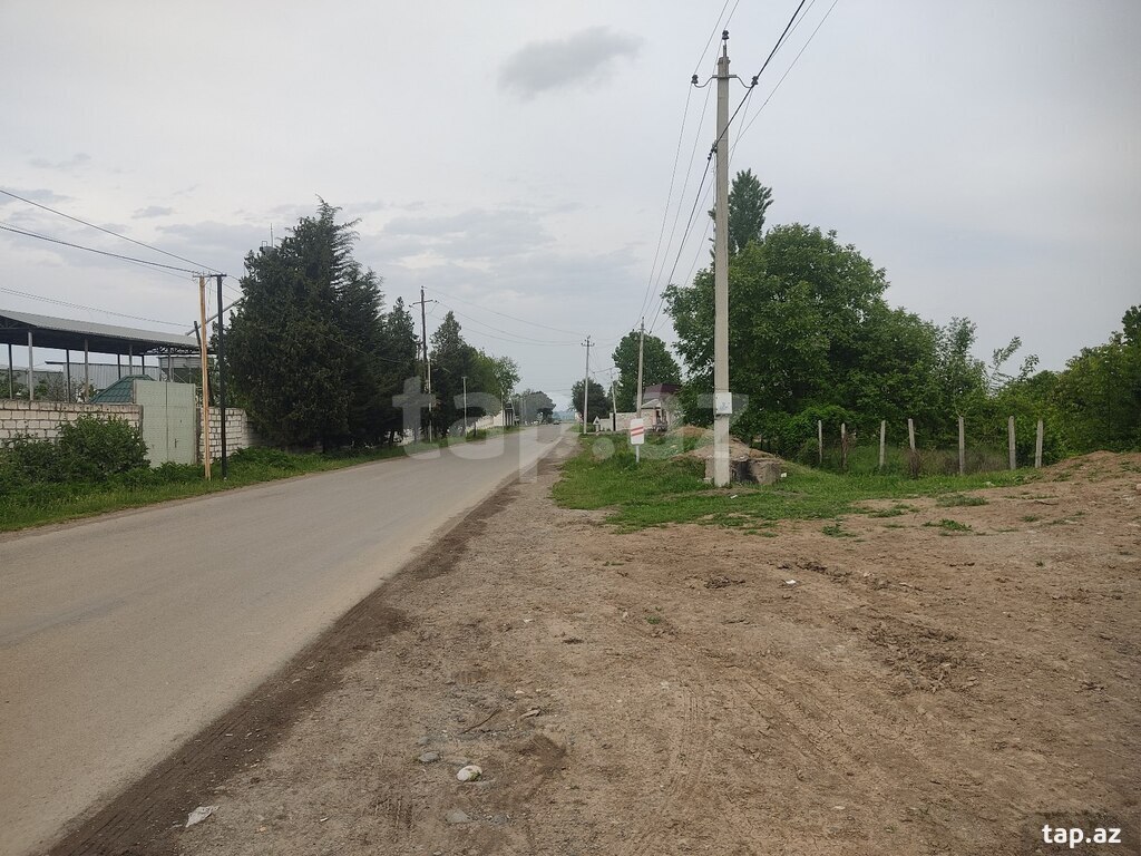 8 sot torpaq sahəsi, Qazax r. (2)