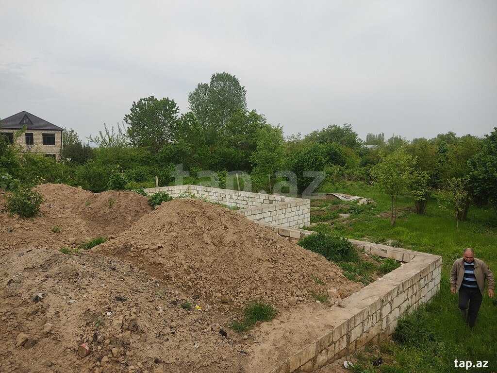 8 sot torpaq sahəsi, Qazax r. (27)