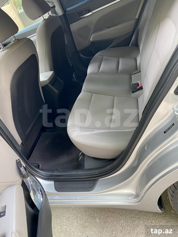 Hyundai Elantra, 2019 il (7)