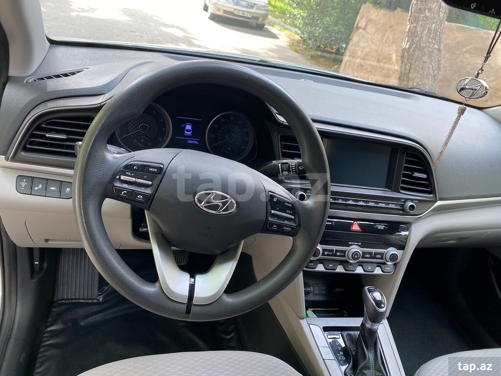 Hyundai Elantra, 2019 il (6)
