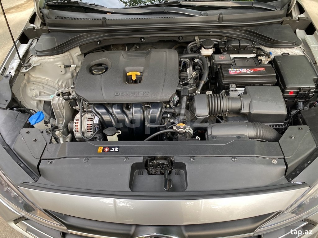 Hyundai Elantra, 2019 il (9)