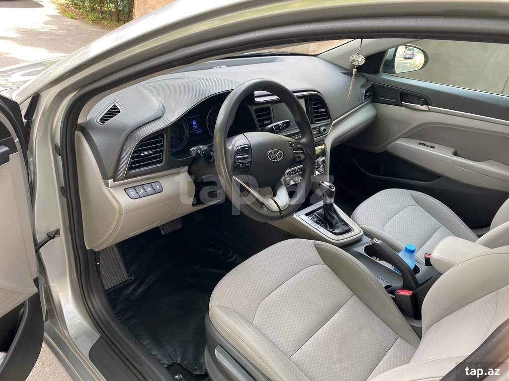 Hyundai Elantra, 2019 il (8)
