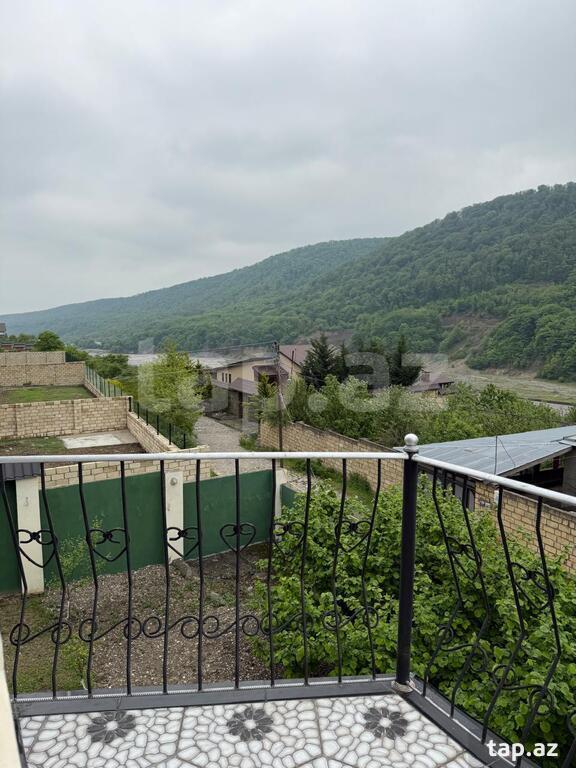 Villa, Qələdüz k. (10)