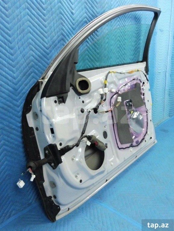"Lexus GS 300 2006-2011" qapısı (2)