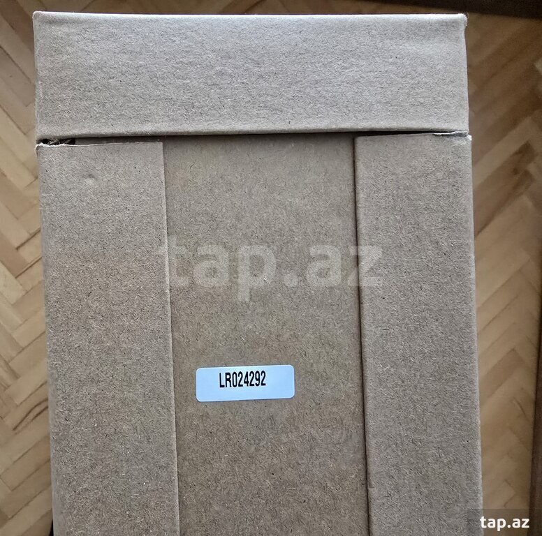 "Range Rover Evoque" radiator pəri (5)