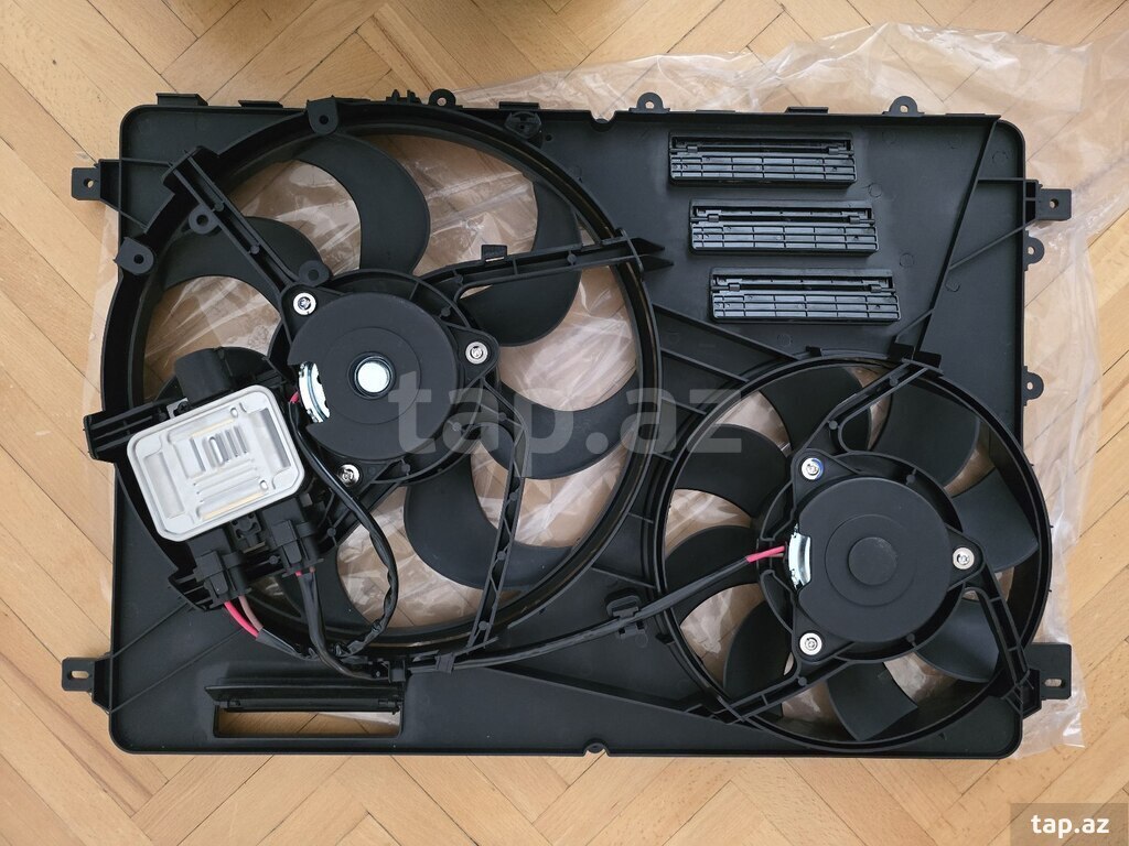 "Range Rover Evoque" radiator pəri (2)