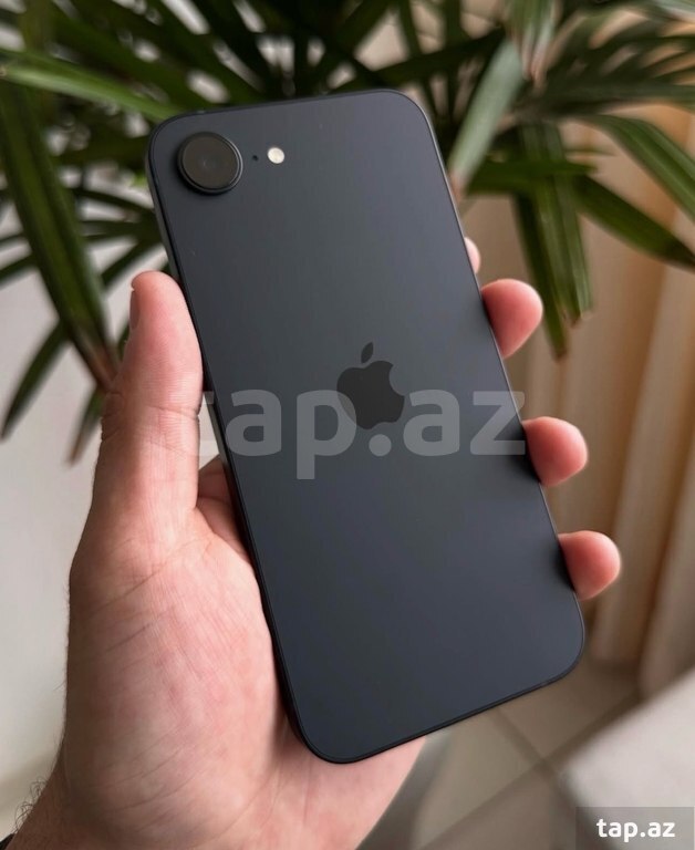 Apple iPhone 16e Black 128GB/8GB (2)