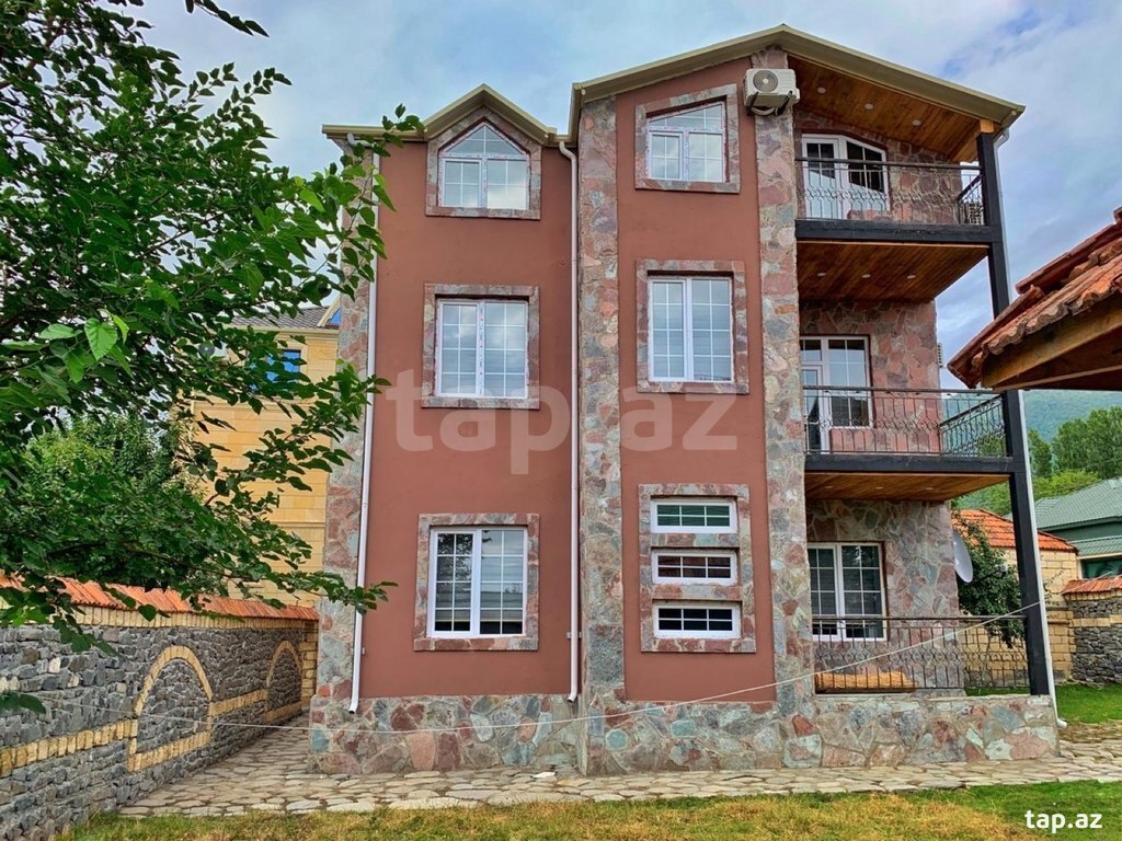 Villa, Qəbələ ş.