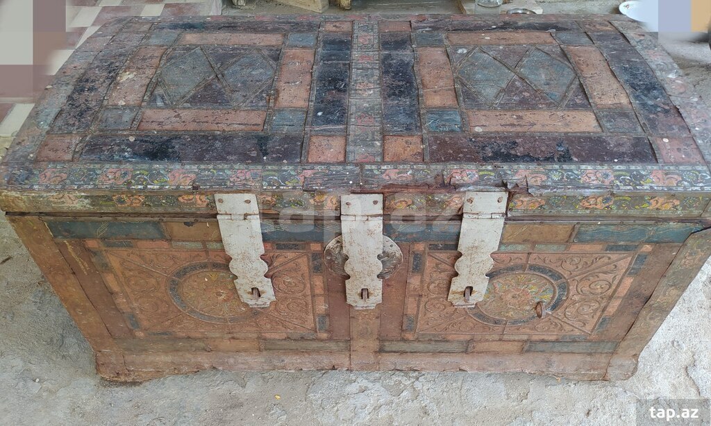 Qədimi sandıq (2)