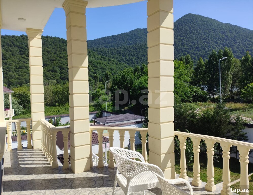 Bağ evi, Qəbələ ş.