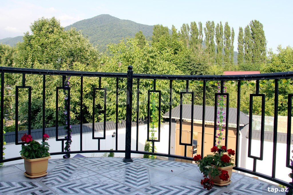 Bağ evi, Qəbələ r.