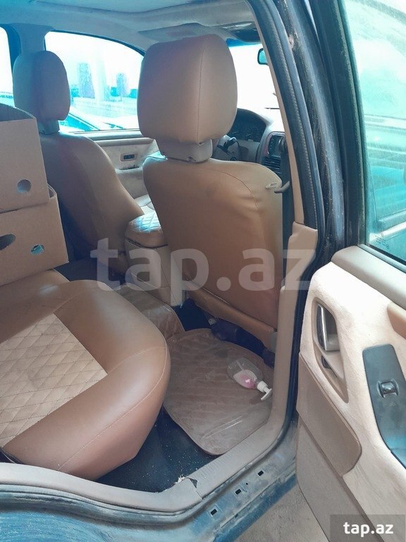 Jeep Grand Cherokee, 2000 il (6)