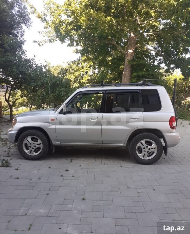 Mitsubishi Pajero io, 2001 il (3)