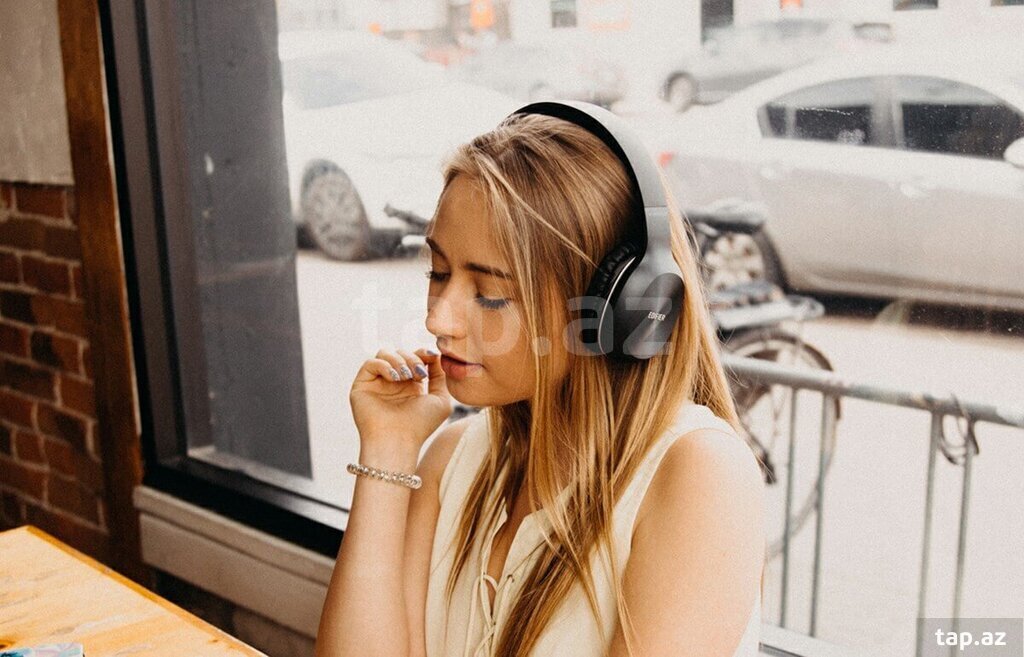 Edifier Headphones W800BT Plus Black Qualcomm® chipset with Bluetooth V5.1