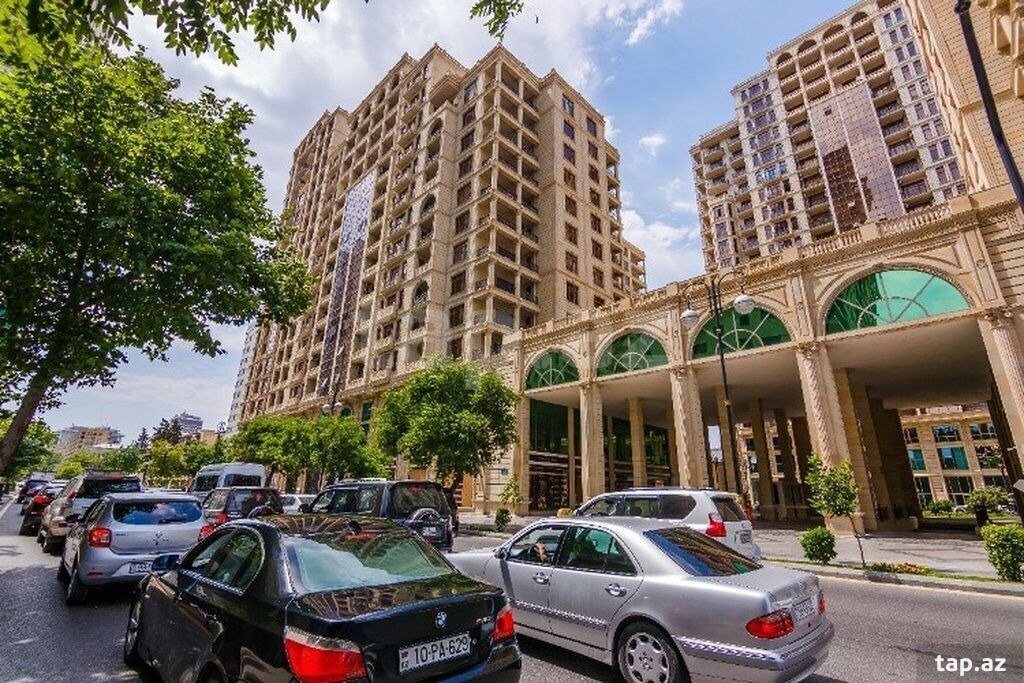 4-otaqlı yeni tikili, Ü. Hacıbəyov küç., 200 m²