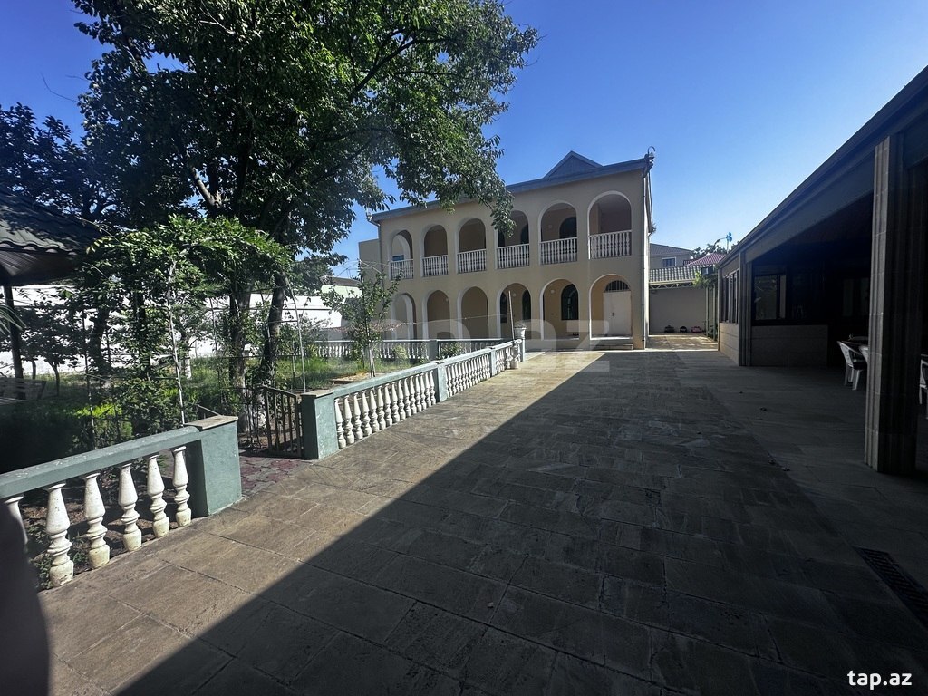 Bağ evi, Novxanı qəs.